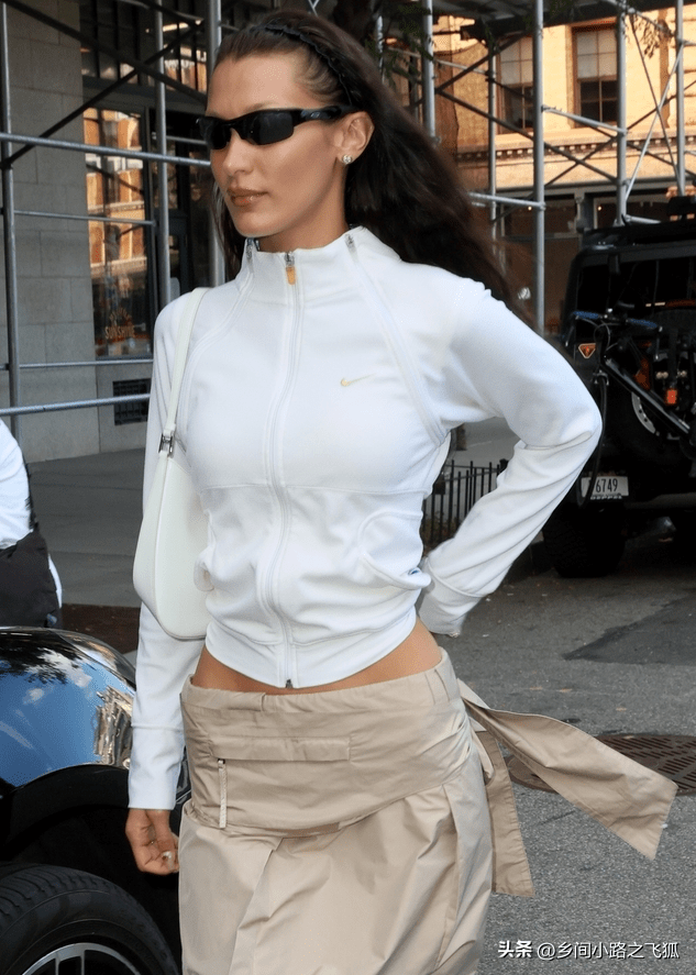 超模姐妹花吉吉与贝拉同框出街 炫酷惹眼超拉风_hadid_拉·哈迪德