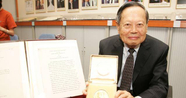 实验物理是杨振宁的弱项,他决定另辟蹊径,最后获得了成功_研究生_阿里_爱德华·泰勒