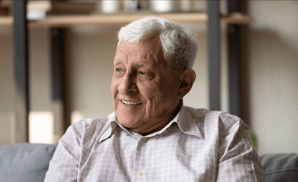 睿智的老人是这样解决的_儿子_晚年生活_老婆