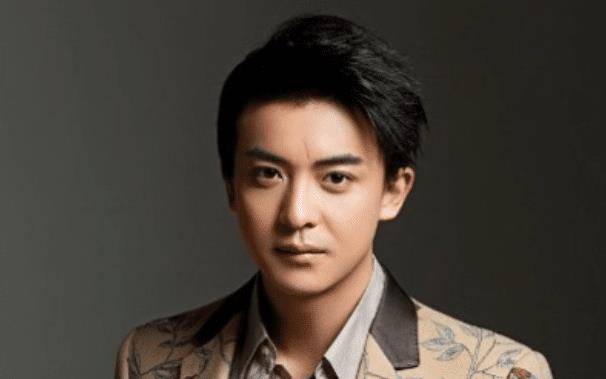 男演员李佳航,之所以走上表演之路,完全就是因为自己喜欢!