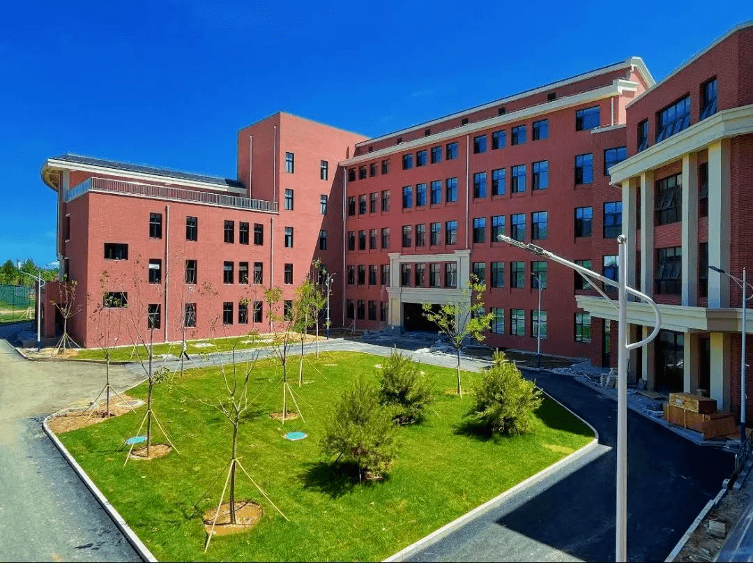昌平区育新科星路小学)和4所幼儿园(北京农学院幼儿园领秀分园,中国