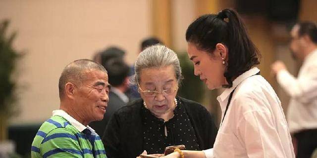 7米的老婆,如今二人婚姻遭质疑_宋文华_妻子_影响