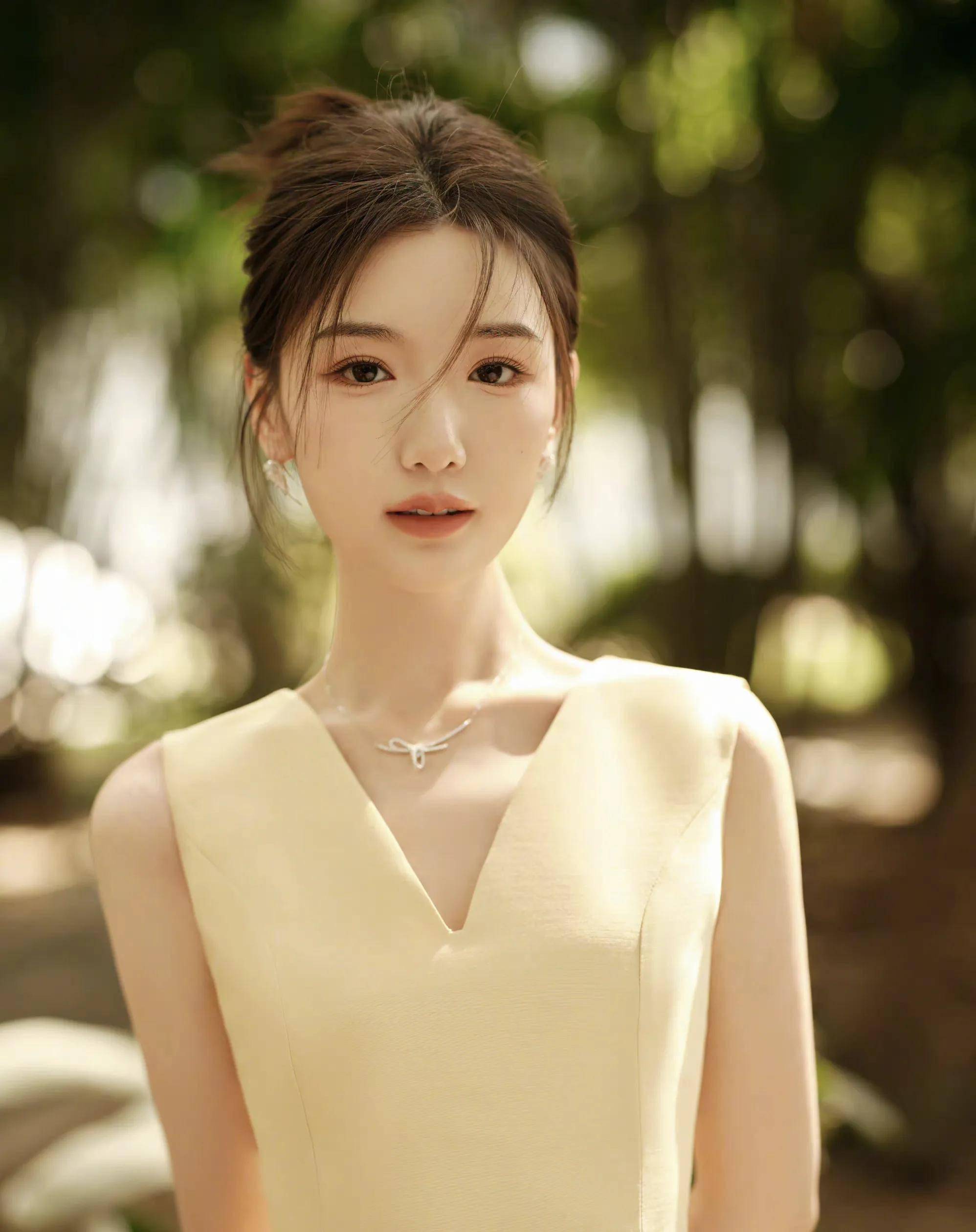 女明星毛晓彤时尚写真:冰肌玉骨,如花似玉_毛晓彤_写真_时尚