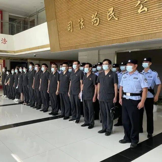临泉执行现场!强制腾房!_刘某_李某_房屋