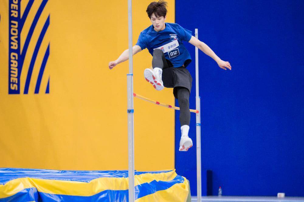 《月升沧海》大结局:李昀锐苦恋赵露思,「程少商」成备胎_运动_袁善