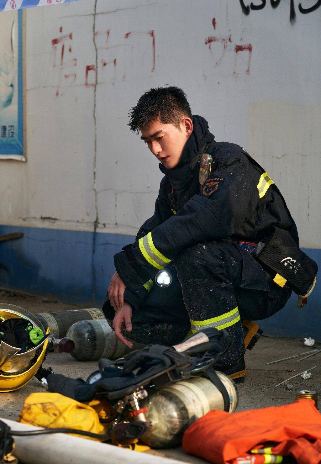 《一往无前的蓝》收官,张翰发长文告别:相信蓝焰精神永不止步_生活