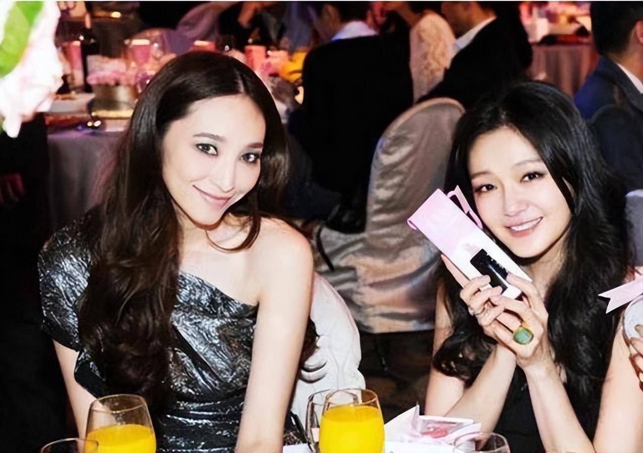 "当代忍者"大s:吴佩慈嫌她皮肤黑,竹马前任分手后娶走好闺蜜_因为