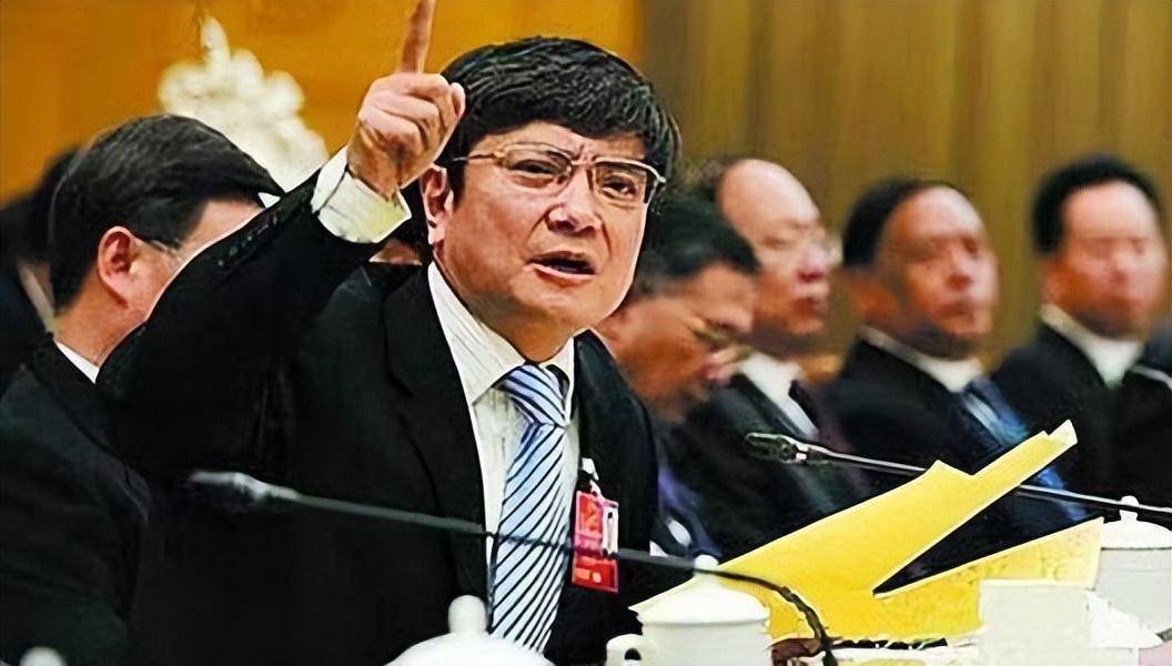 "最狂校长"郑强:特权也好,歪风邪气也罢,我统统都给你治了_演讲_强哥