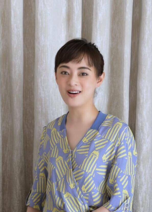 孫儷紮小辮穿印花裙太嬌羞,一臉老氣卻罕見翻車 3 6362061e5b8b45858651def8fb5a5e89