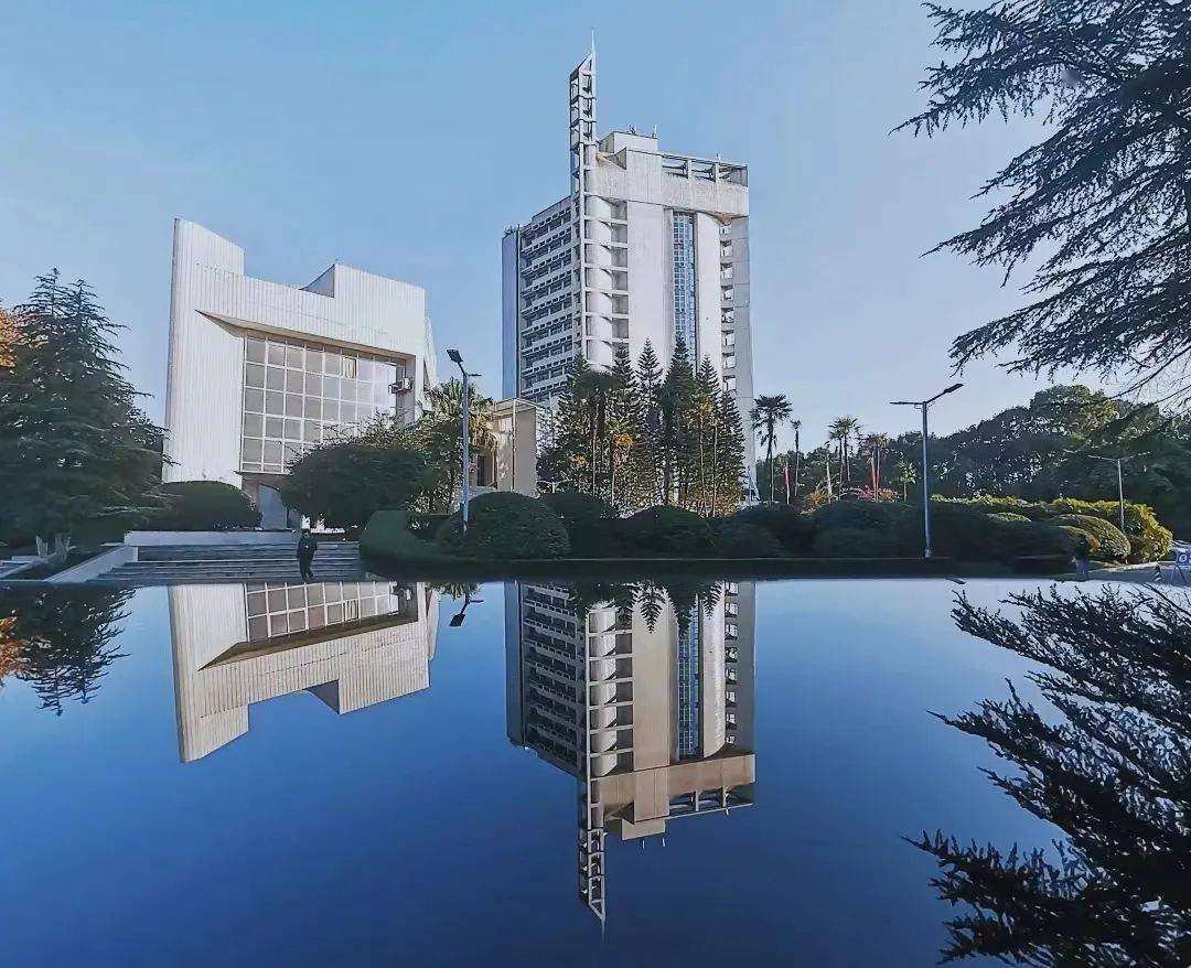 这就是你即将来到的西南石油大学_校区_南充_成都