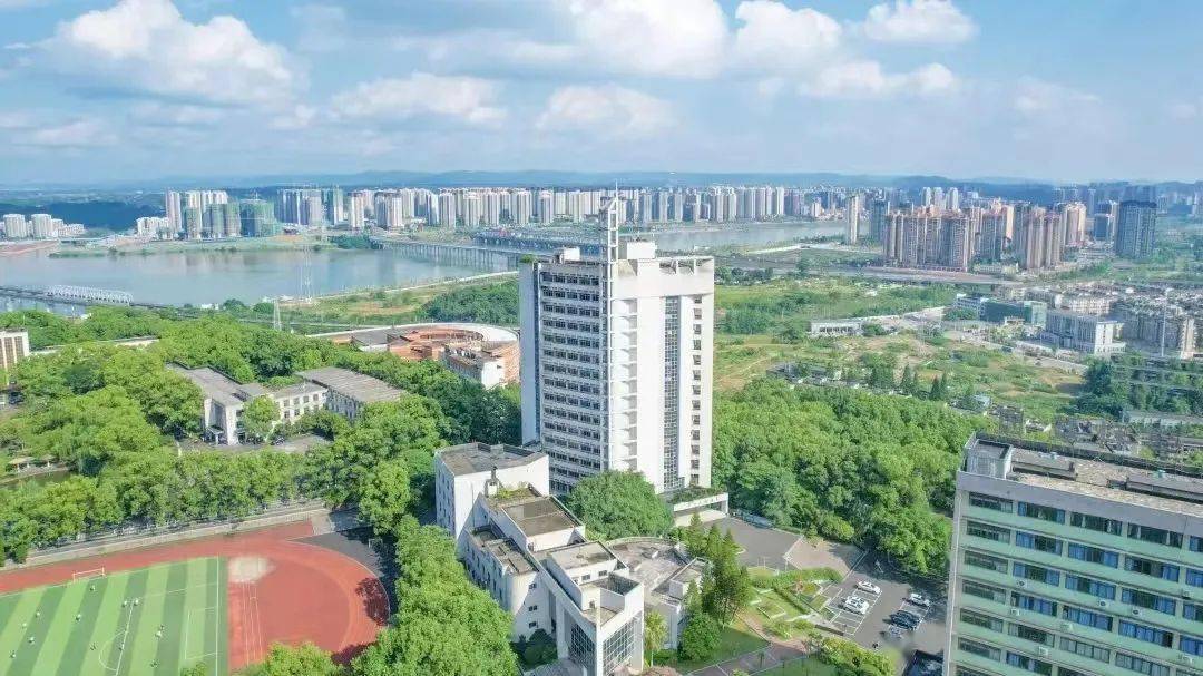 这就是你即将来到的西南石油大学_校区_南充_成都