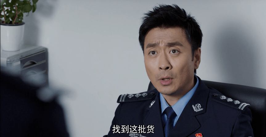经调查后发现,刘涛手下有两名司机名叫周新和王鹏,这两人联合起来,趁
