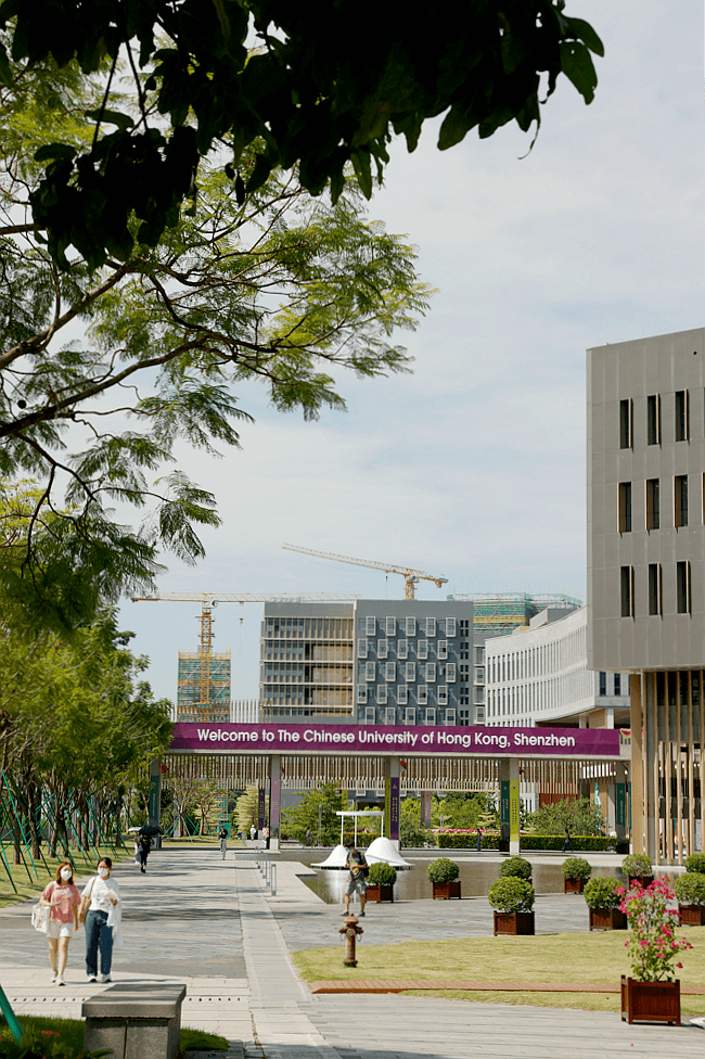 我们的大学 | 港中大(深圳)2022秋季学年开学第一天_校巴_图片_教学楼