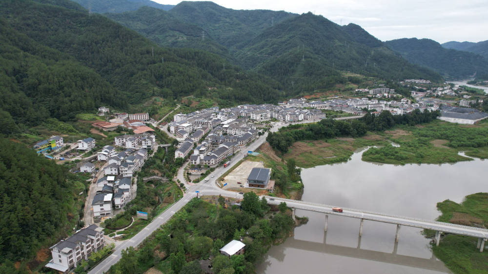 抓实城乡环境综合提质 平武响岩强"里子"靓"面子"_响岩镇_平武县_线路