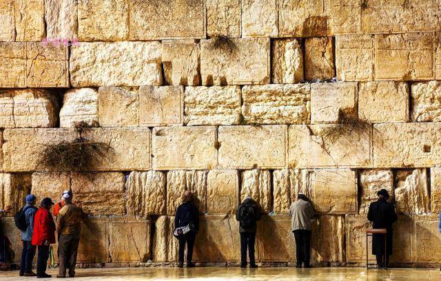 耶路撒冷的“哭墙”出现“流泪”等奇异现象，科学如何解释