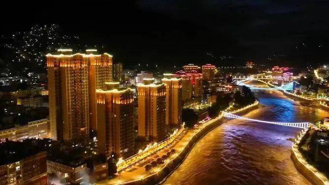 福贡:美丽县城展新颜