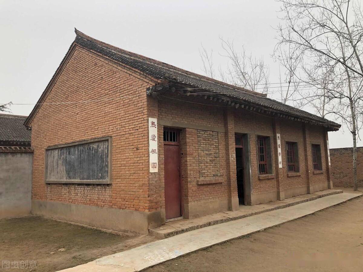 代理教师,但都很敬业,教师综合素质都很强,学校管理也很精致很有办法