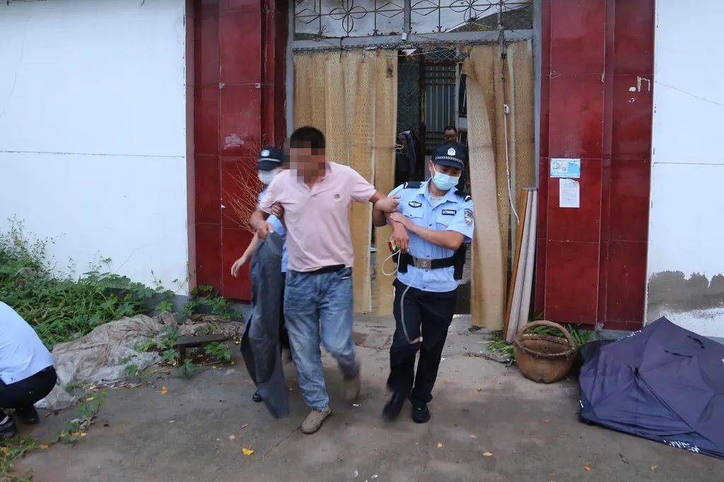 【实拍】郯城法院凌晨抓老赖,现场曝光!欠钱不还的都看看.