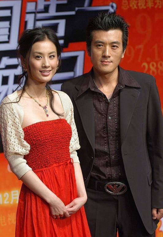 豪门阔太黄圣依,公开叫板周星驰,开启蹭红毯新模式_杨子_颖儿_公司