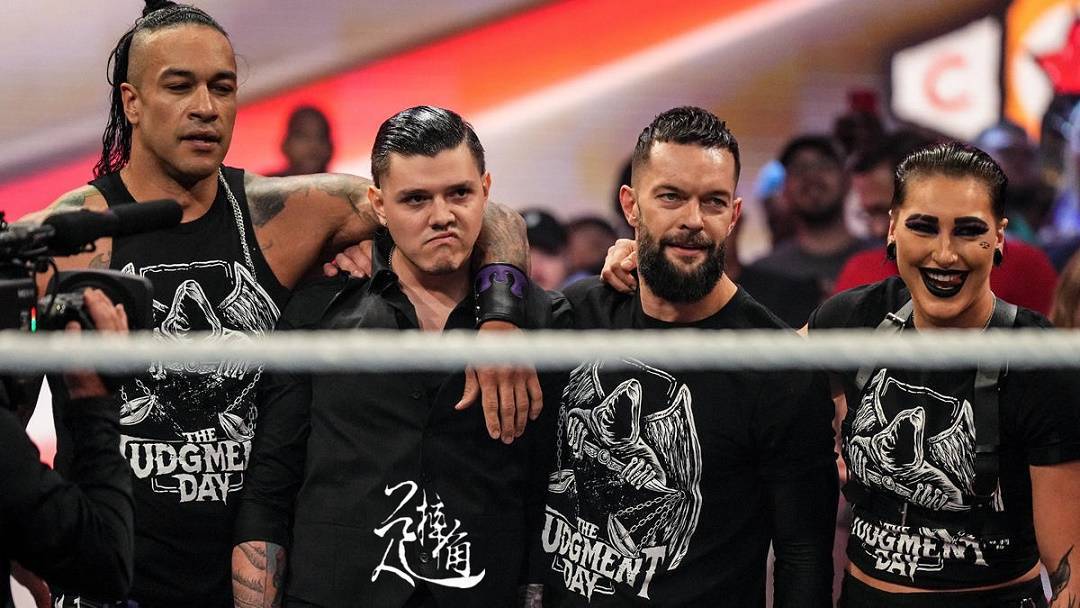 "红裤黑羊"回归wwe大杀四方,雷亚:我把他从男孩变成了男人!