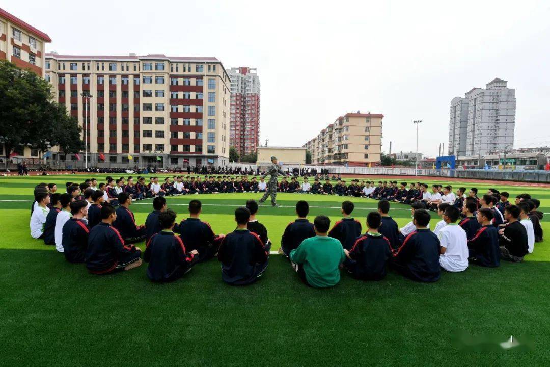 【三晋直通车】介休十中新生军训有特点 国防教育军营文化有特色_晋中