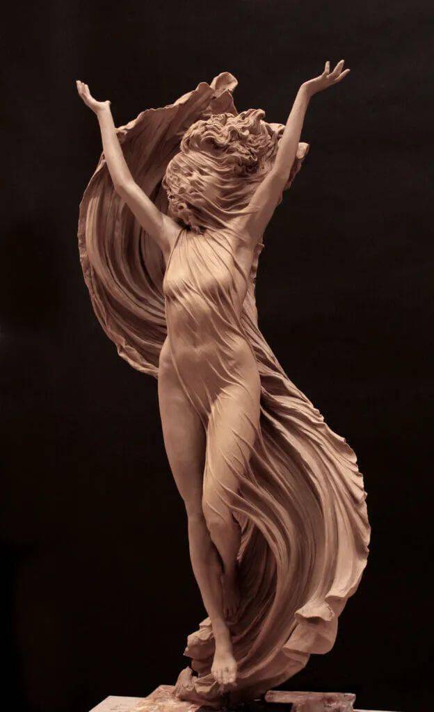 他凭一件薄纱美女雕塑,一举成名,作品细节把人看呆了_本杰明·维克多