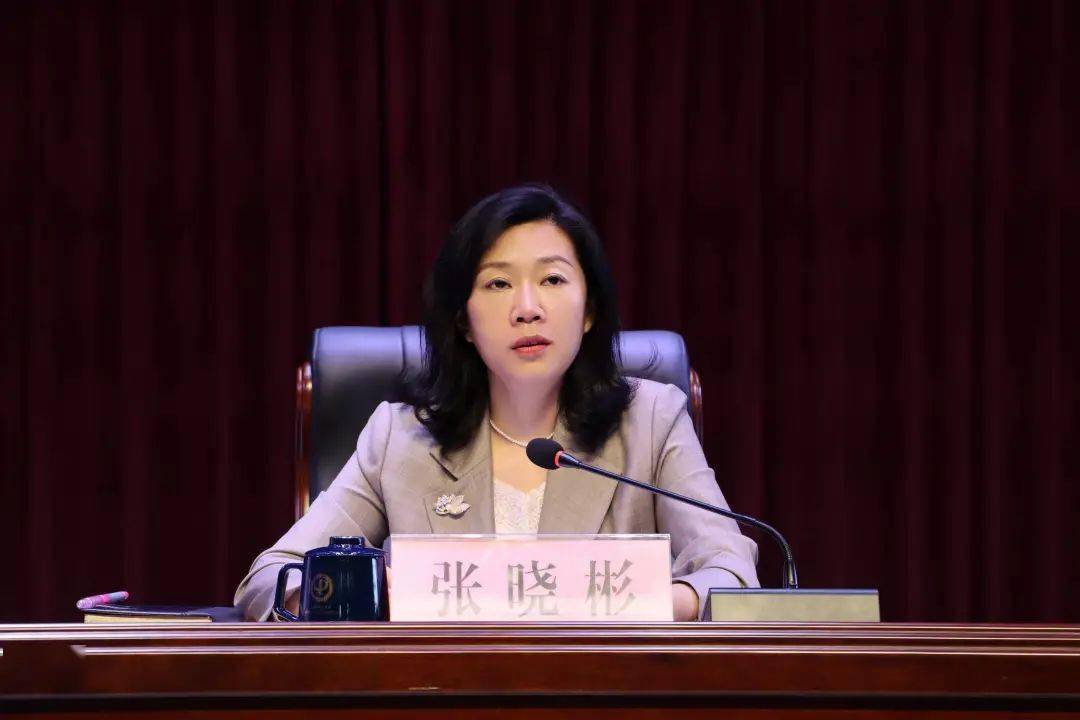 张晓彬强调,学为人师,行为世范,用言传身教教育感化孩子,应该是全体