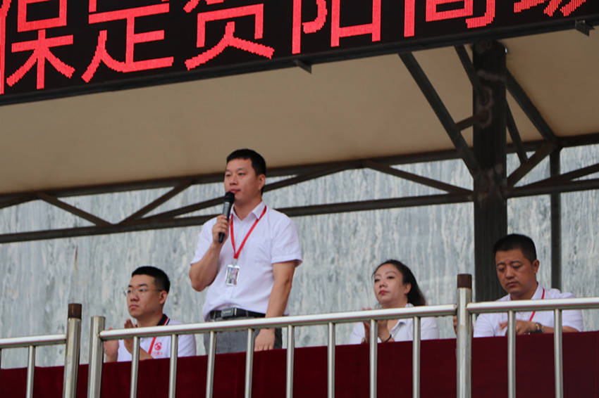 保定贺阳高级中学举行2022级新生军训暨国防教育开营典礼_同学_教育课