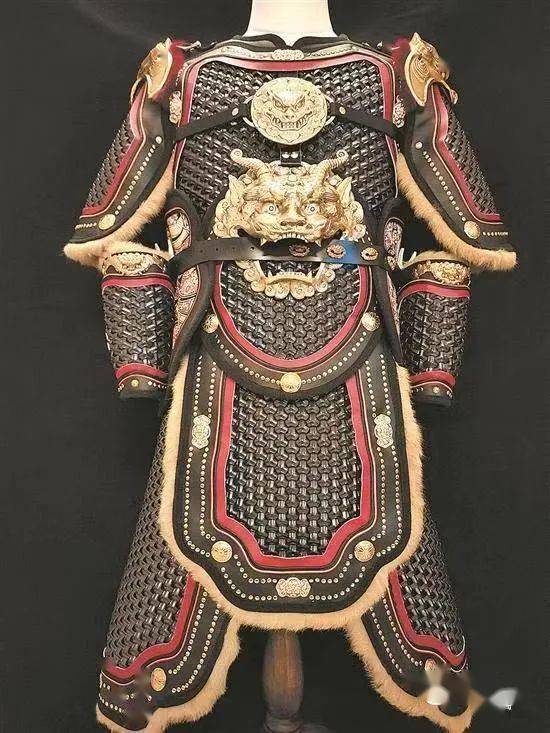 甲胄重生 乐峰这个"90"后匠人纯手工复原冷兵器时代