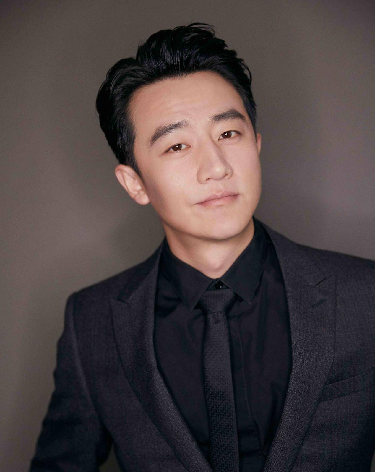 新生代演员出现,资深派演员爆红,为何黄轩还是不争不抢?