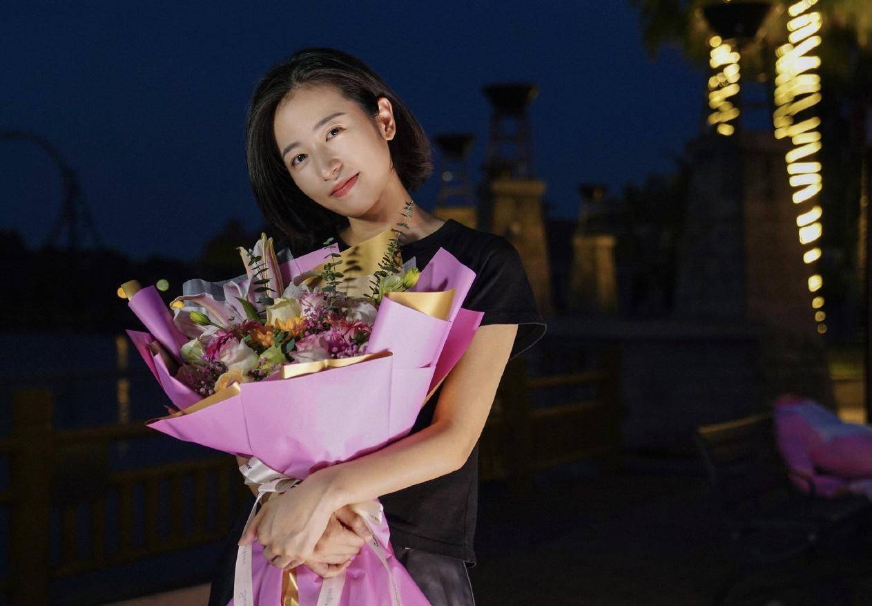 而她前不久才杀青了新剧《法医秦明之无声的证词》,题材跨度很大,也