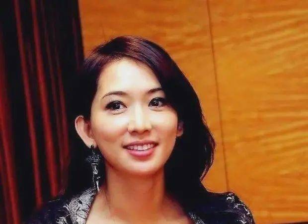 林志玲很少素颜出门 见到真容,网友:快把志玲姐姐还给我_化妆_很漂亮