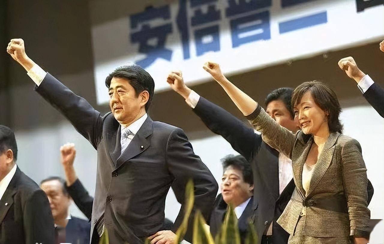 離譜的日本首相夫人:逛夜店酗酒追男星,她究竟是一個怎樣的人?