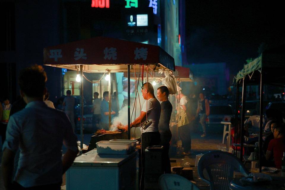2022来浙江这条美食街_丽水_夜市_吆喝声