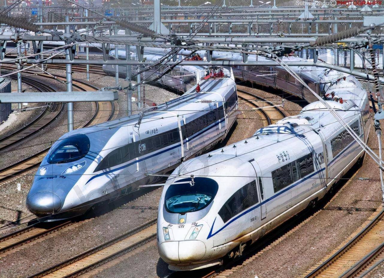 中国高铁四通八达,为啥还保留绿皮火车?