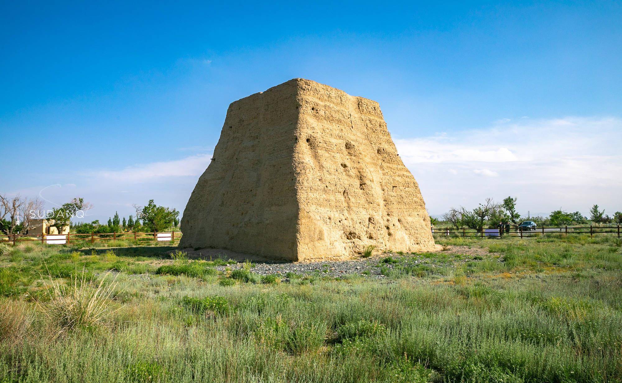 新疆的这座历史古迹,已有千年历史,背后有一个壮美的爱情故事_烽火台_