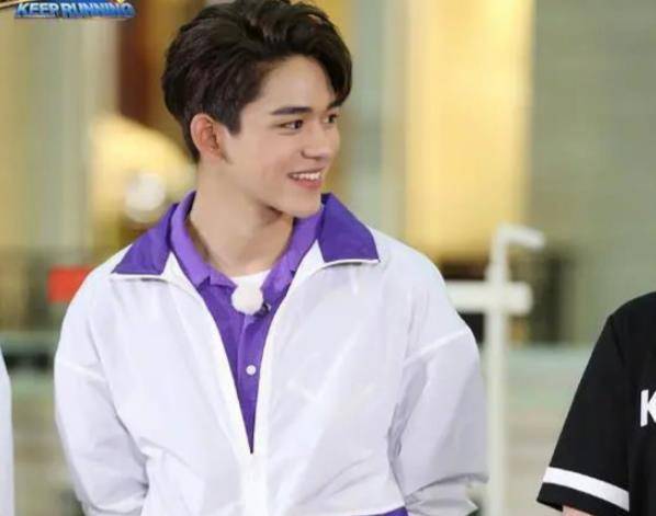 跑男第九季路透:老成员回归,蔡徐坤与大十岁姐姐组cp,而她被除名_吉克