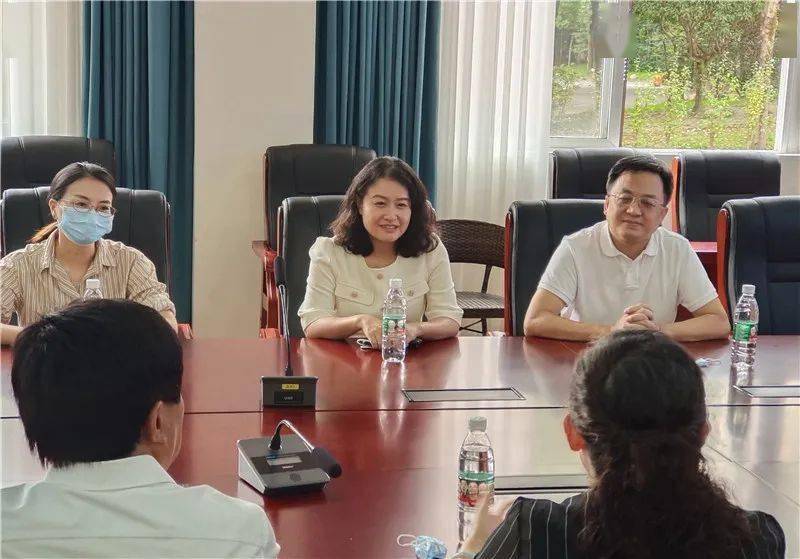 浓浓关怀暖师心 "疫"线慰问送真情_赵霜_温江_我校