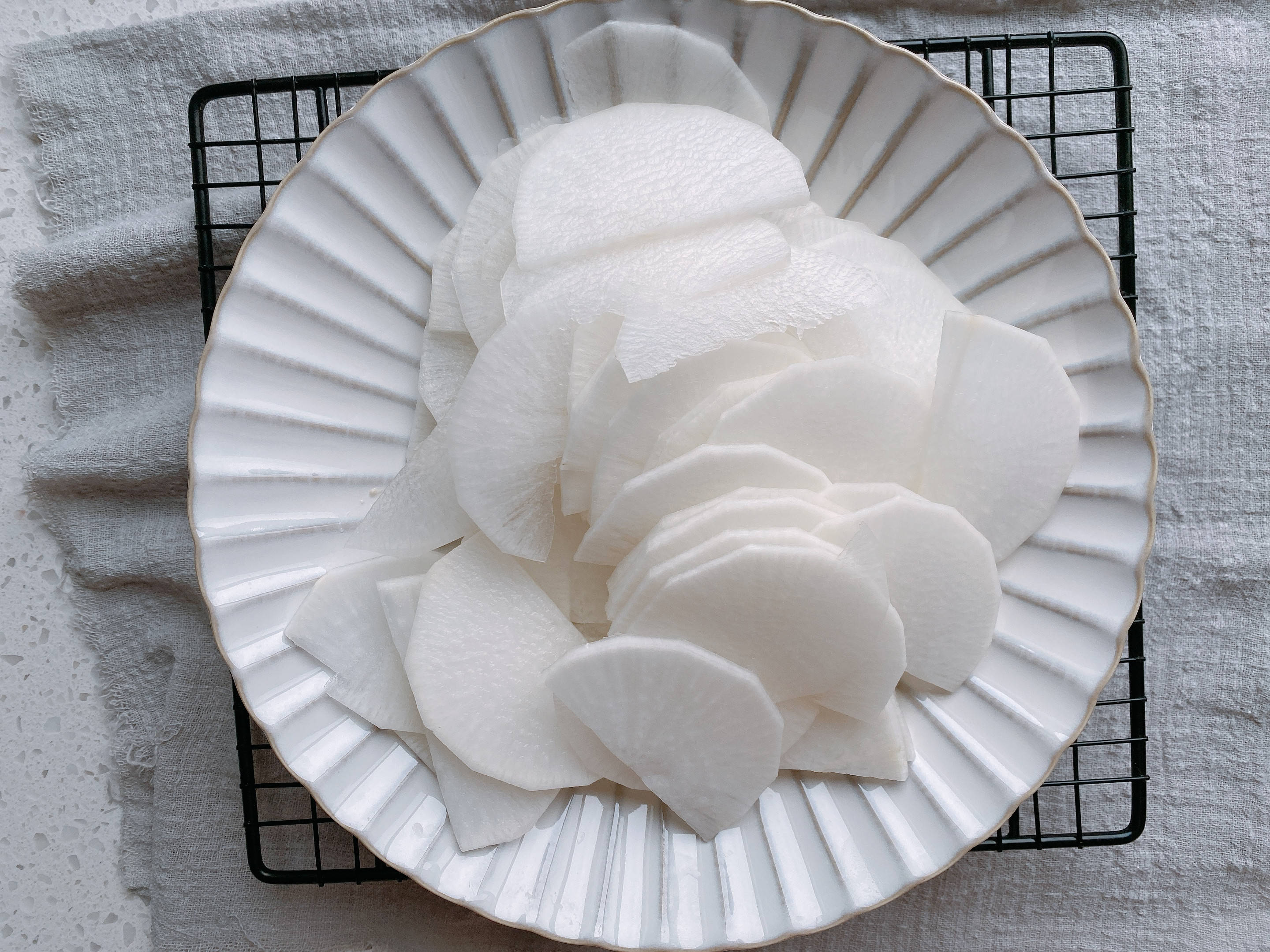 萝卜炒牛肉好吃有技巧,萝卜处理是关键,这样做牛肉滑嫩萝卜鲜甜_水分