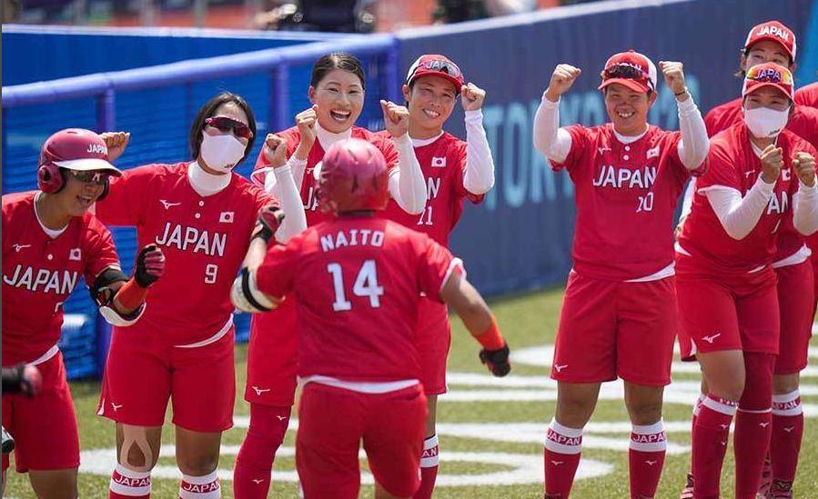 率日本女垒8-1大胜澳大利亚东道主取开门红_垒球_奥运会_父亲