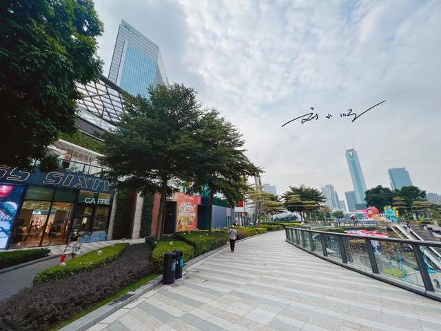 广州市中心有个奇怪的商场，建在地下还很容易迷路，你来逛过吗？