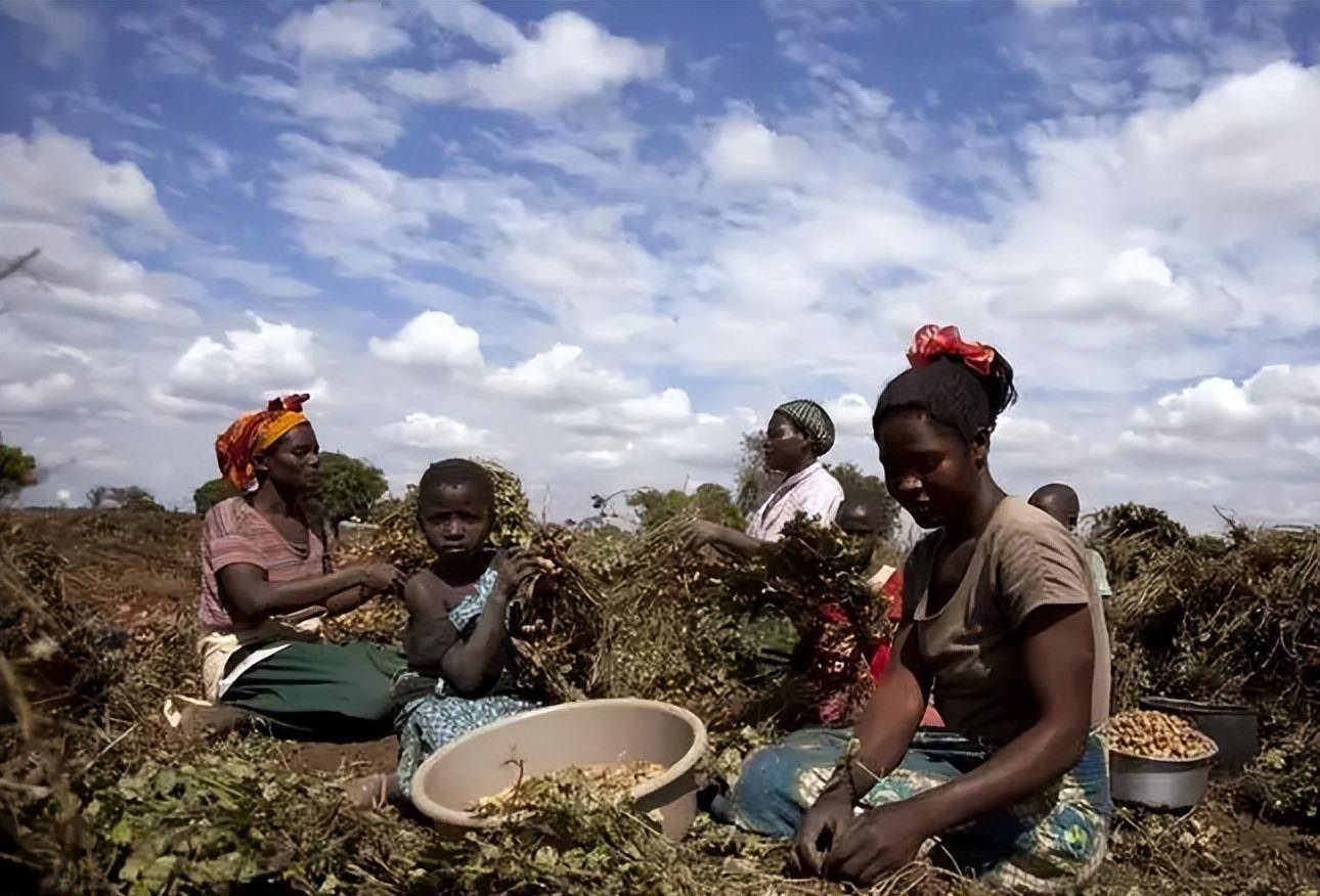 嘴炮总统贾梅:拥兵1000,扬言征服美国制服中国,奥巴马听完大笑_瓦拉