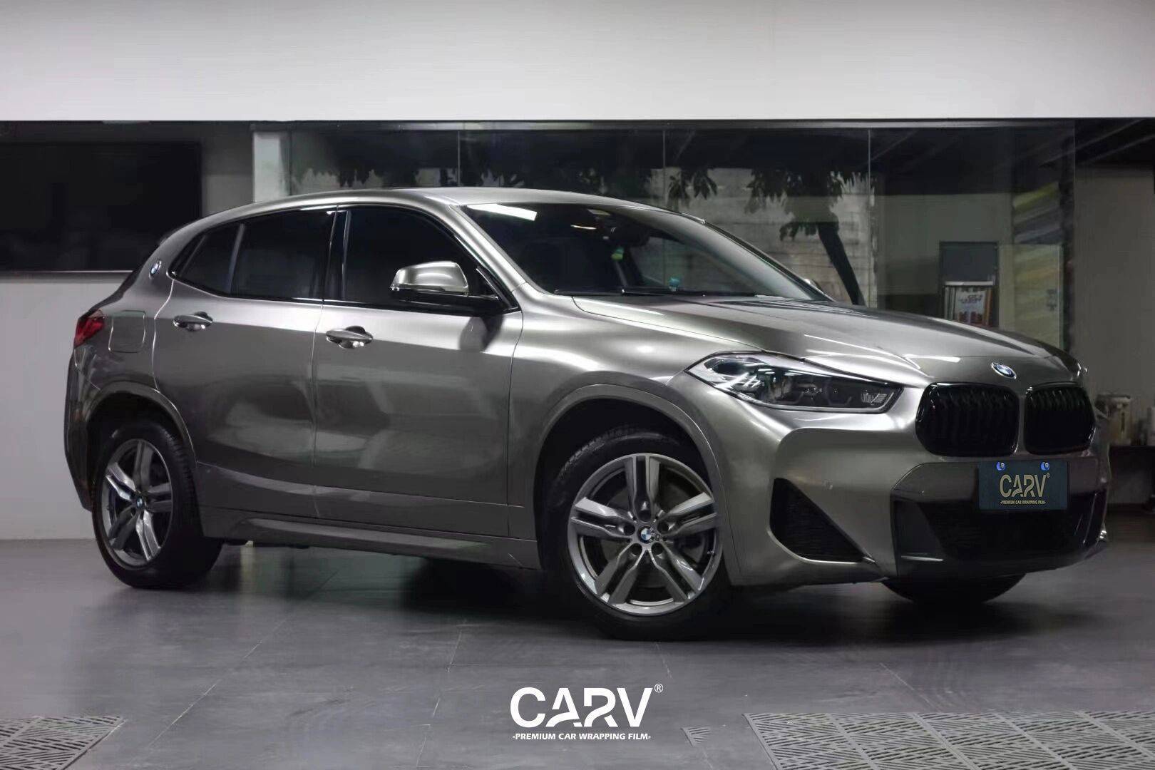 宝马x2卡孚改色膜白金液态金属银,质感满满_搜狐汽车_搜狐网