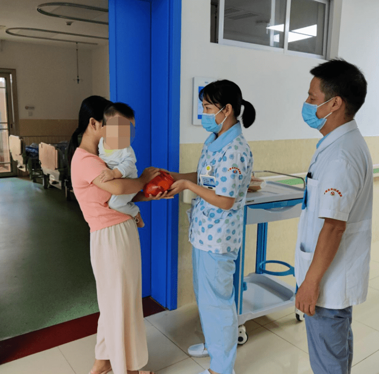 于都县妇幼保健院:送月饼,包饺子,吃柚子,康复病房里的温情中秋节