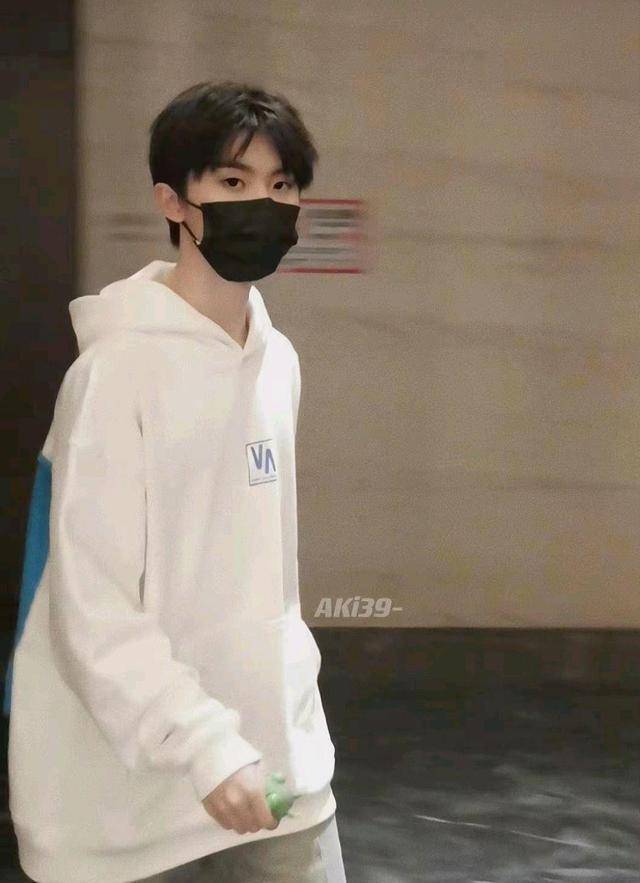 宋亚轩京剧报道!