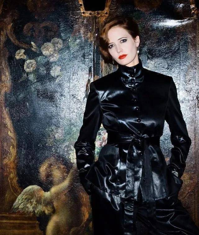 美丽动人,哪怕是心如蝎子的坏女人,也让"心狠手辣的老男人"深深着迷