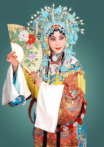 著名青衣:有人离婚,有人自杀离世,有人年近60未婚_李胜素_京剧_梅兰芳