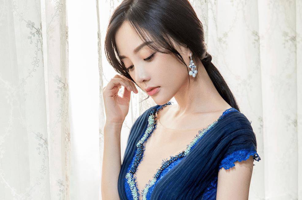 pgone复出大半年,至今不敢开评价露正脸,李小璐做法更加高明!