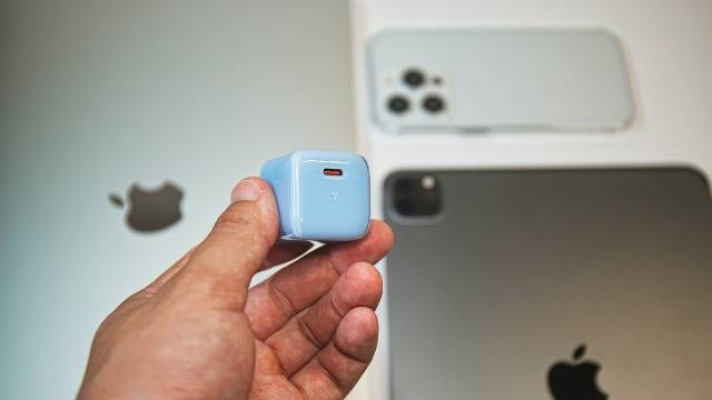 苹果用户看了都选“它”：图拉斯小冰块充电器