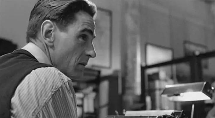 再读卡夫卡的《万里长城建造时》:根深蒂固的皇权专制与奴性文化_帝国